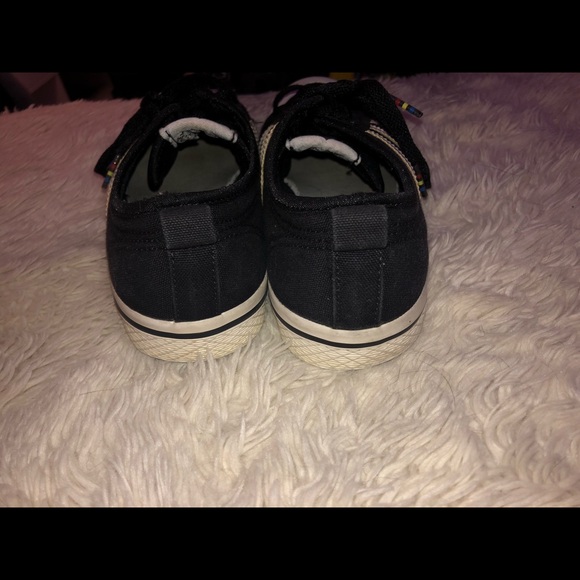 Size 8 women’s addidas superstar black white strip - Picture 2 of 4